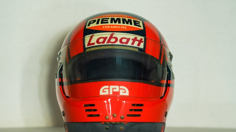 Le casque de Gilles Villeneuve est vendu pour la somme record de 1,25 million $ US