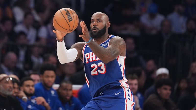 LeBron et les Sixers interrompent les réjouissances des champions