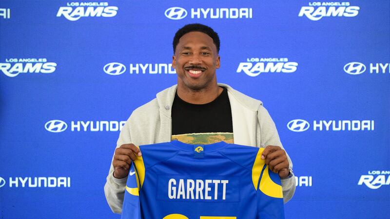 L’acquisition de Myles Garrett pourrait-elle faire sortir Aaron Donald de la retraite?