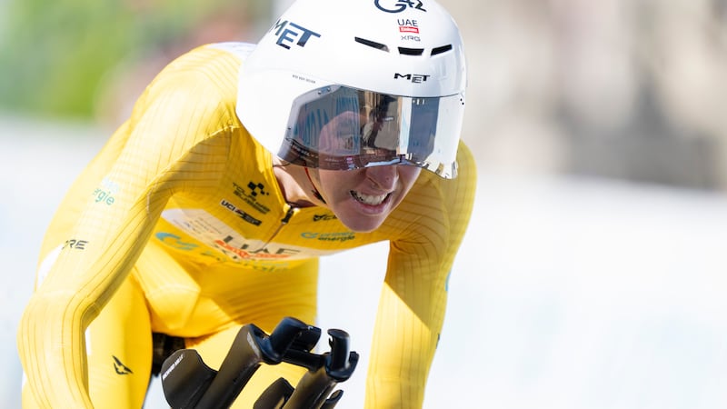 Pogačar devance d’un souffle van der Poel