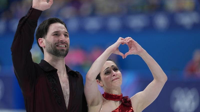 Maxime Deschamps annonce sa retraite du patinage artistique