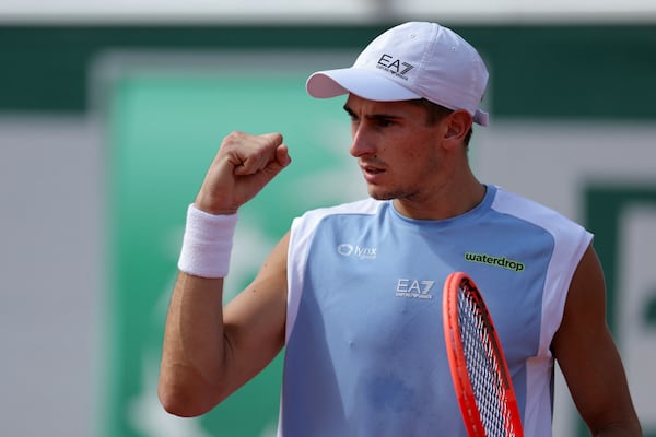 Arnaldi remporte un match marathon et surprend Tiafoe