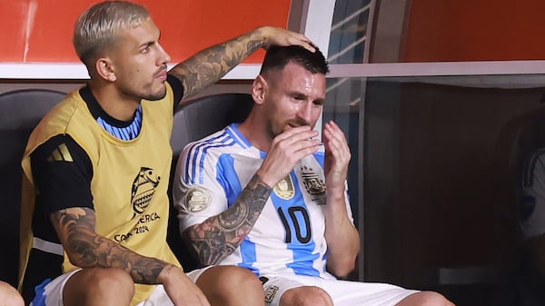 Départ prématuré de Messi dans la douleur