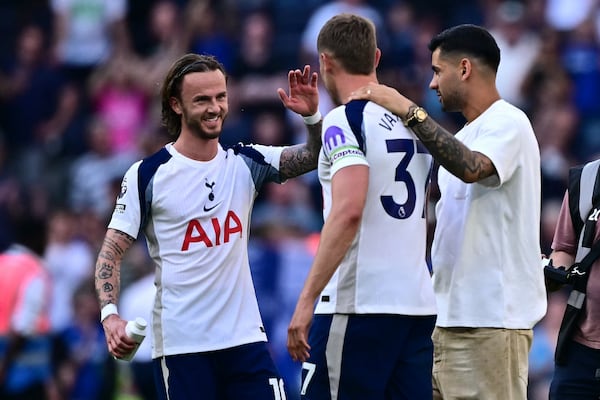 Tottenham se maintient, West Ham relégué