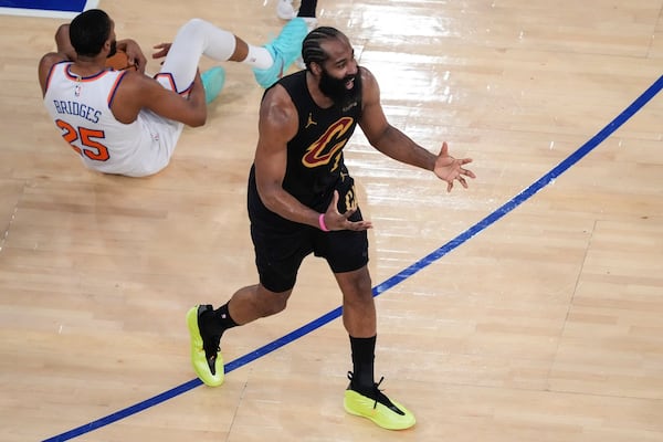 James Harden défendu par son entraîneur