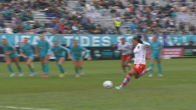 « Mimi » ajoute à l'avance sur penalty