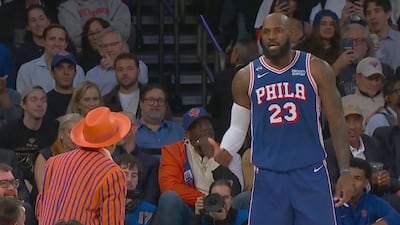 LeBron en grande discussion avec les partisans des Knicks