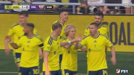 Une frappe foudroyante d'Espinoza surprend Crépeau