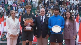 Sinner s'impose sur Alcaraz et prend le 1er rang