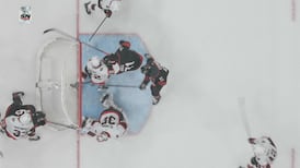 Taylor Hall double l'avance des Canes