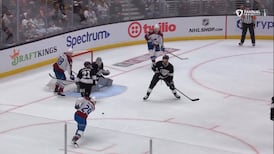 MacKinnon marque son premier des séries