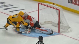 Vladar réalise tout un arrêt de la jambière