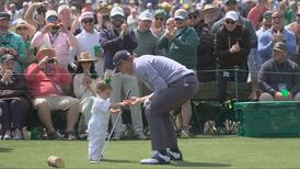 Un trou d'un coup c'est bien, devant sa fille, c'est mieux!