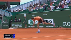 Double bagel; Medvedev pète un plomb