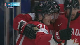 Crosby sort le grand jeu, Celebrini nivelle la marque