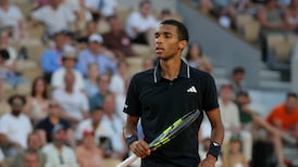 Auger-Aliassime triomphe après une bataille ardue