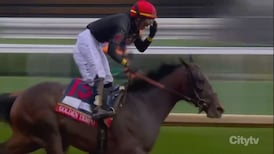 Remontée incroyable du négligé Golden Tempo au Kentucky Derby