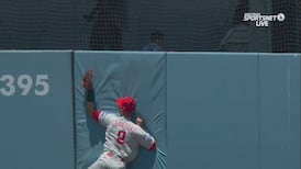 Crawford en met plein la vue et embrasse le mur