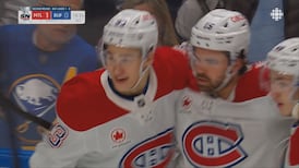 Newhook fait rapidement taire la foule à Buffalo! 