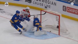 Un doublé pour Newhook, c'est 3-0 Montréal! 