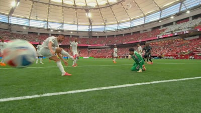 Le Canada reçoit un coup de main pour son 5e but