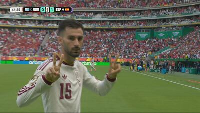Baena profite de la boulette de Muslera
