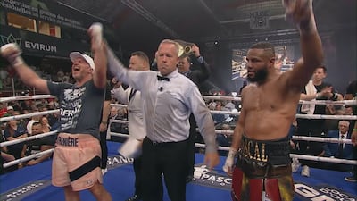 Lafrenière met fin à sa carrière en battant Pascal