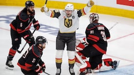 Golden Knights 5 - Hurricanes 4