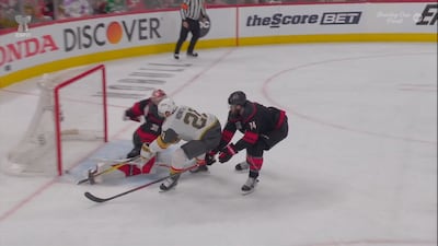 Un bijou de Brett Howden pour son 13e
