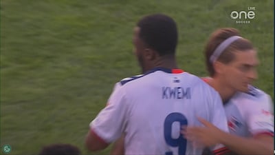 Kwemi signe un doublé opportuniste