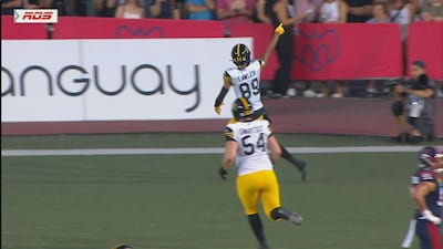 Lawler trouve une brèche et inscrit le touché