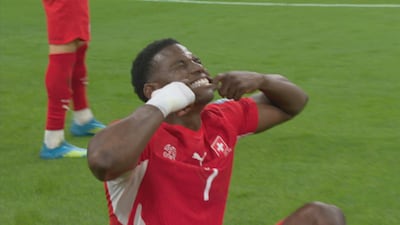 Embolo frappe tôt pour la Suisse