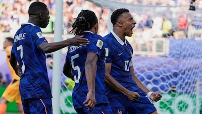 En son et images : Paraguay 0 - France 1