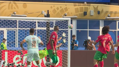 Une frappe de maître de Mbappé!