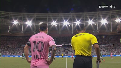 Ovation monstre en support à Messi
