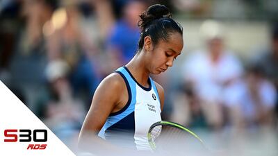 Wang se dresse devant Fernandez