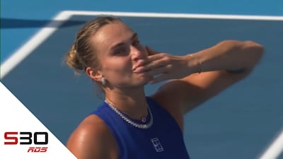 Sabalenka avance en deux manches