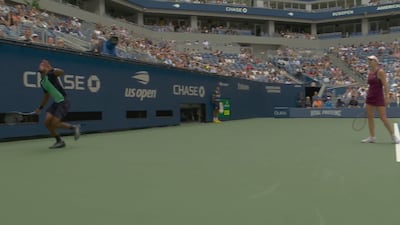 Un peu plus et Monfils retournait la balle du stationnement!